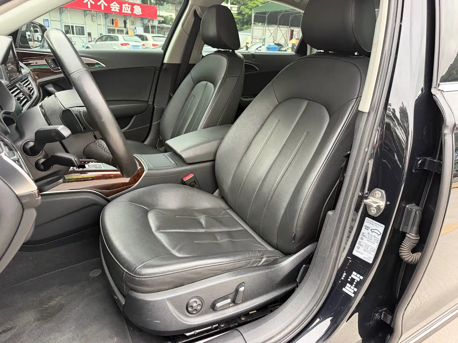 Фото 8 - Audi A6L