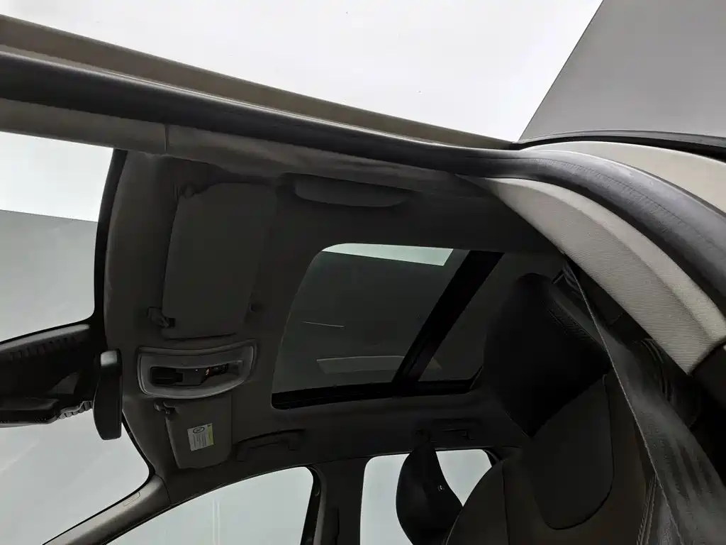 Фото 14 - Volvo XC60