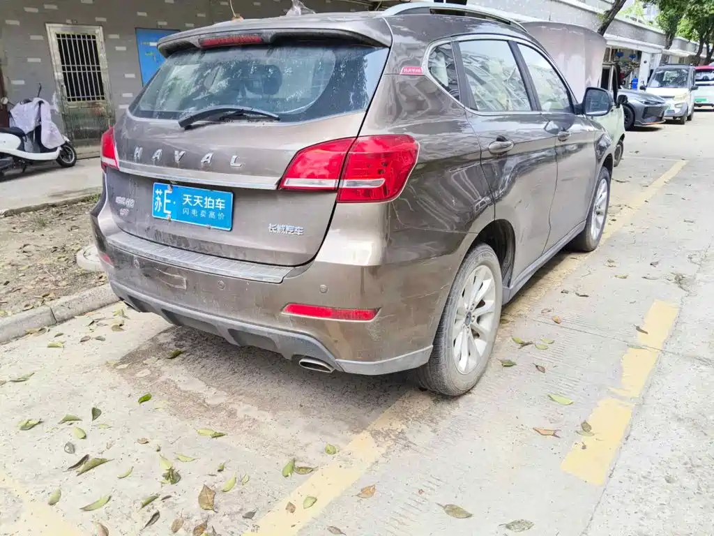 Photo 2 - Haval H2