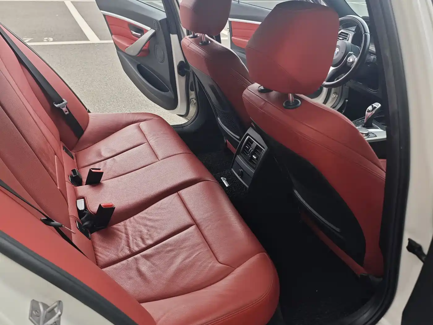 BMW 3 Series 2018 330i M Sport Black Night Edition фото 8