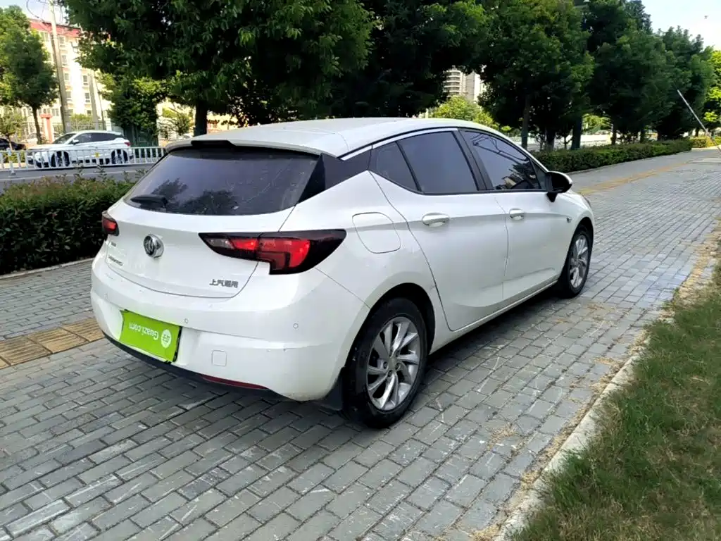 Photo 7 - Buick Verano