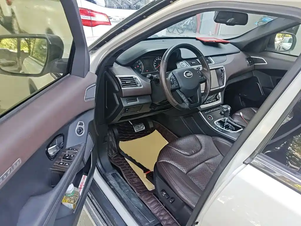 Landwind X7 2016 2015 2.0T Panorama Premium