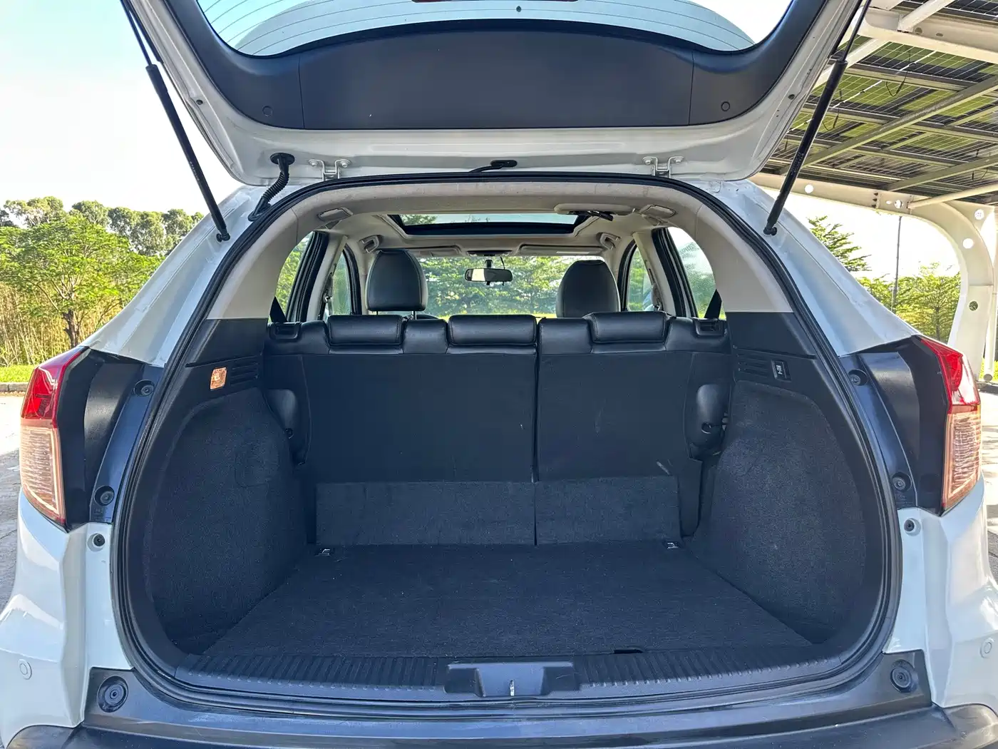 Фото 8 - Honda Vezel