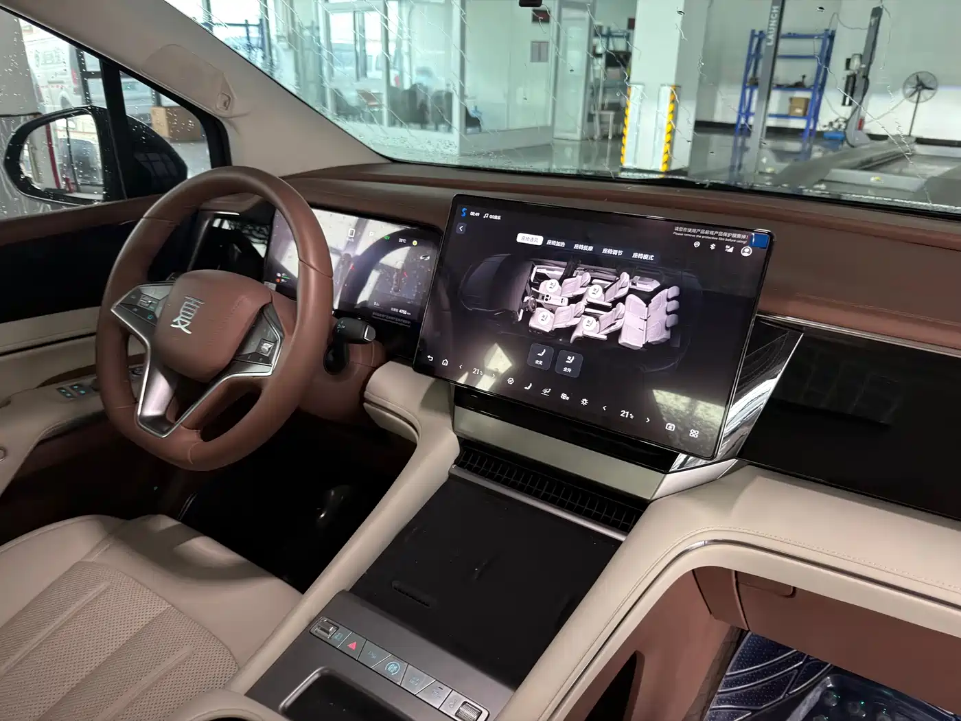 BYD Xia 2025 2025 DM-i 1.5T 180km Surpass Edition