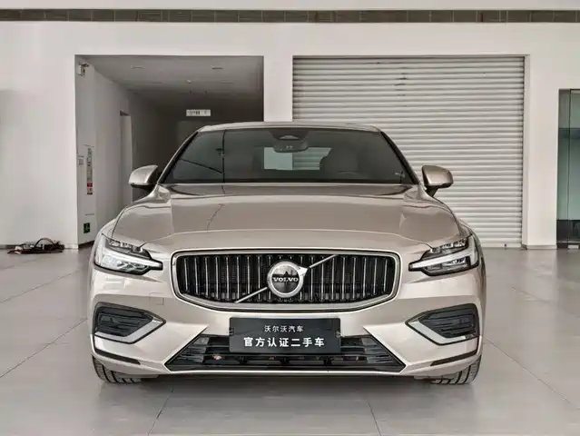 Volvo S60 2024 B4 Inscription Luxury Edition — фото 2