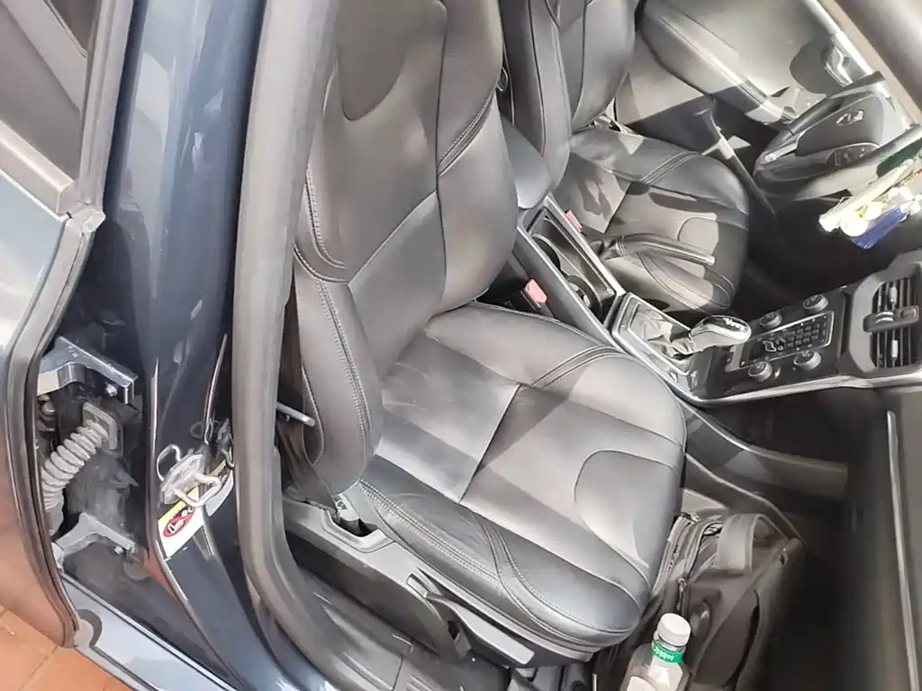 Фото 25 - Volvo V40