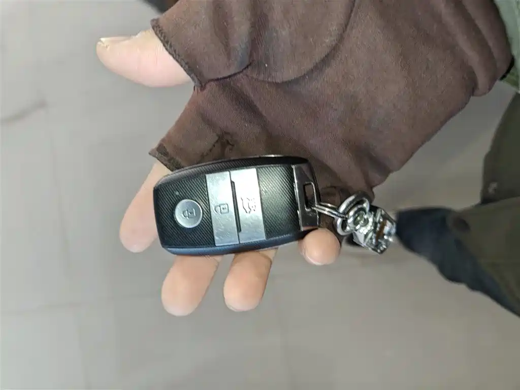 Kia Carens 2013 2.0L 7-Seat Auto Luxury China IV фото 18