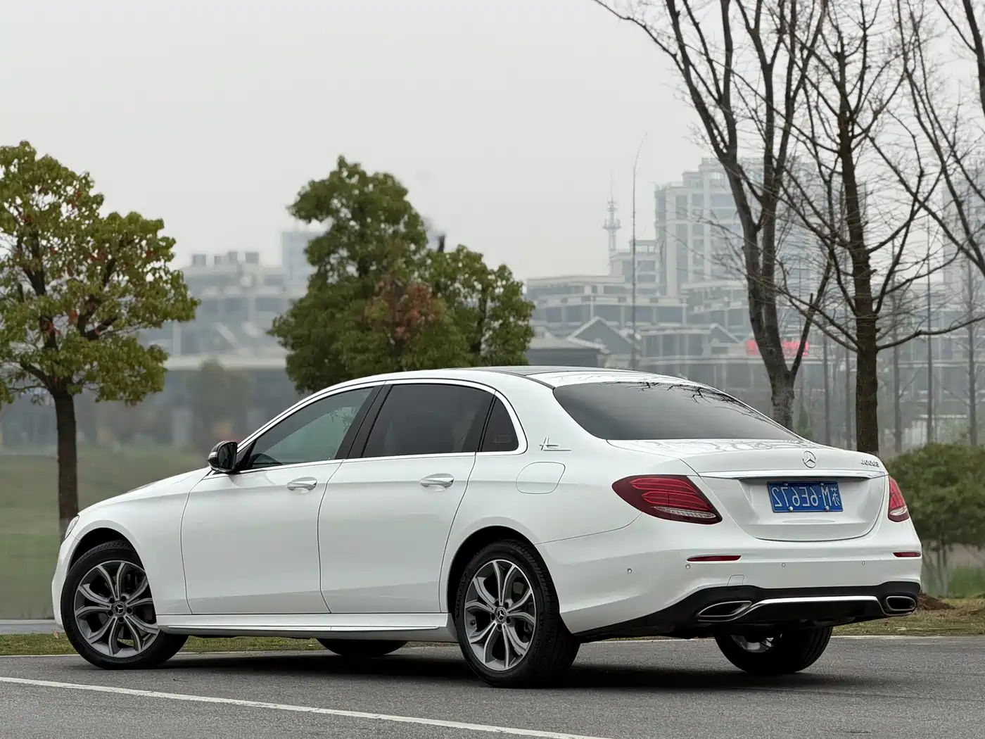 Mercedes-Benz E-Class 2020 E 300 L Sport Fashion Model фото 6