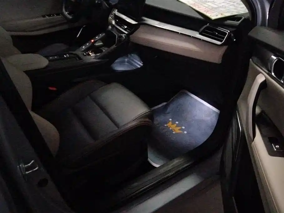 Lynk & Co 06 EM-P 2022 PHEV 84KM Range Pro фото 8