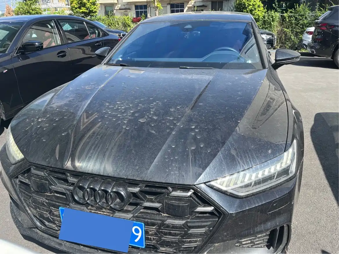 Фото 2 - Audi A7L