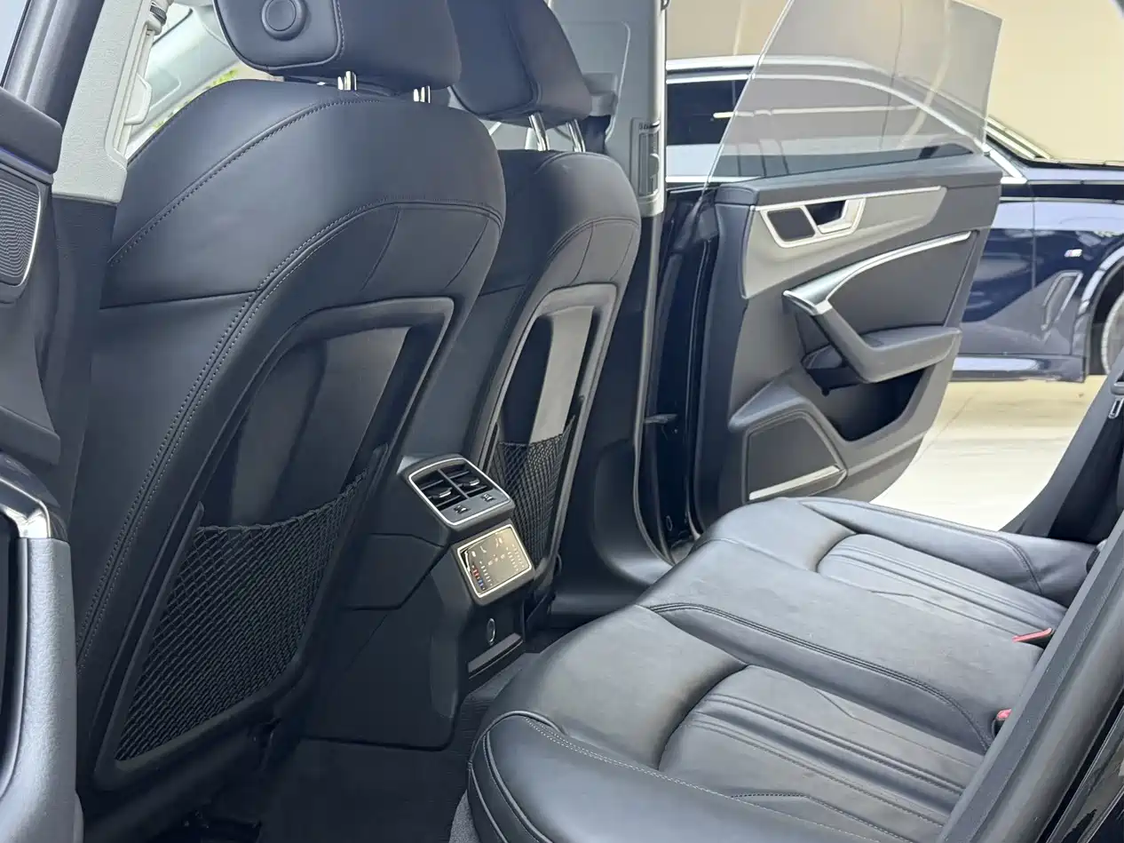 Фото 9 - Audi A7