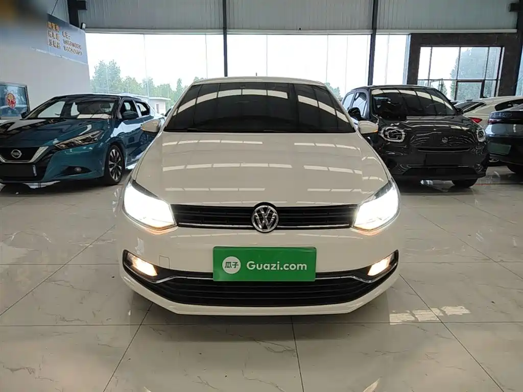 Volkswagen Polo 2014 1.4L Automatic Comfort Edition фото 3