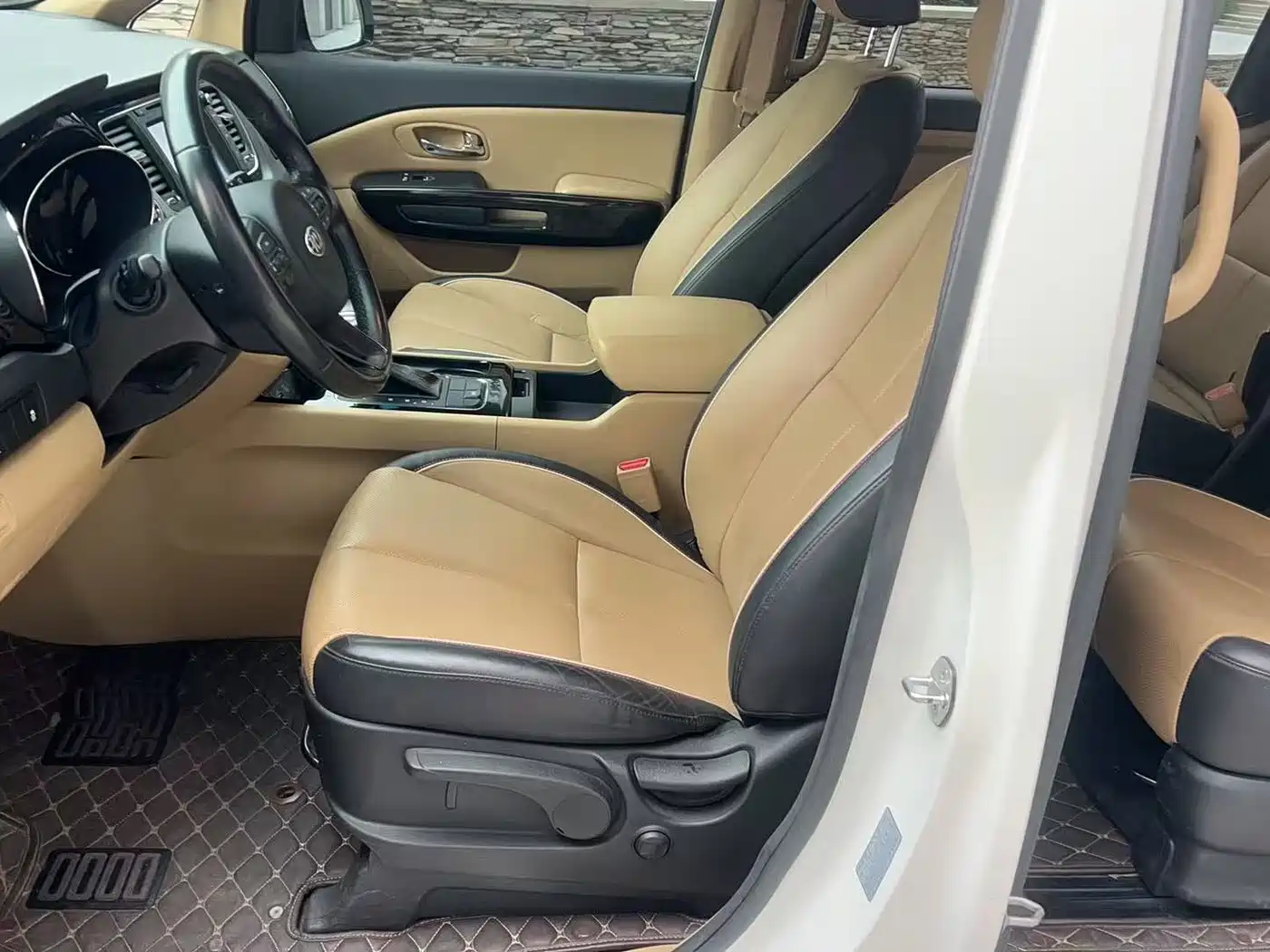 Kia Carnival (Import) 2015 3.3GDI Luxury Edition China IV фото 13