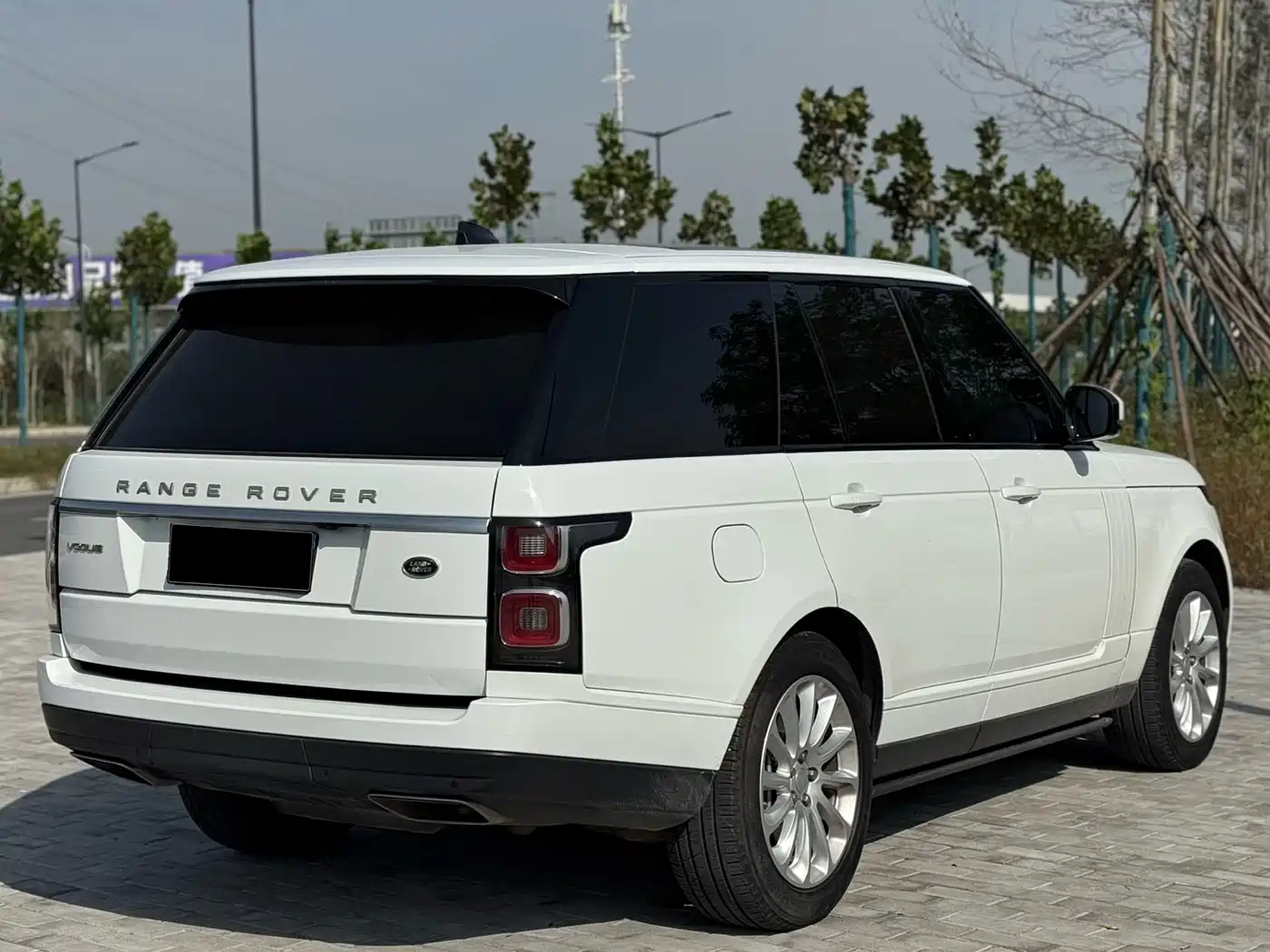 Land Rover Range Rover 2021 3.0 L6 Heritage Edition фото 14