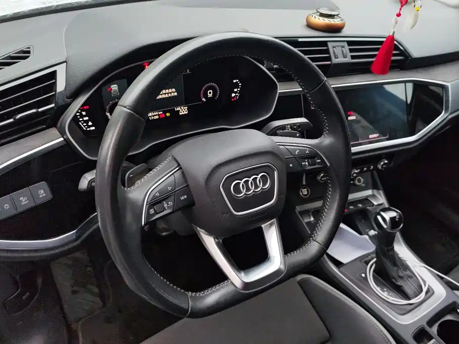 Photo 15 - Audi Q3