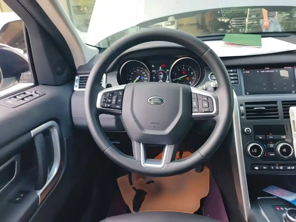 Фото 11 - Land Rover Discovery Sport