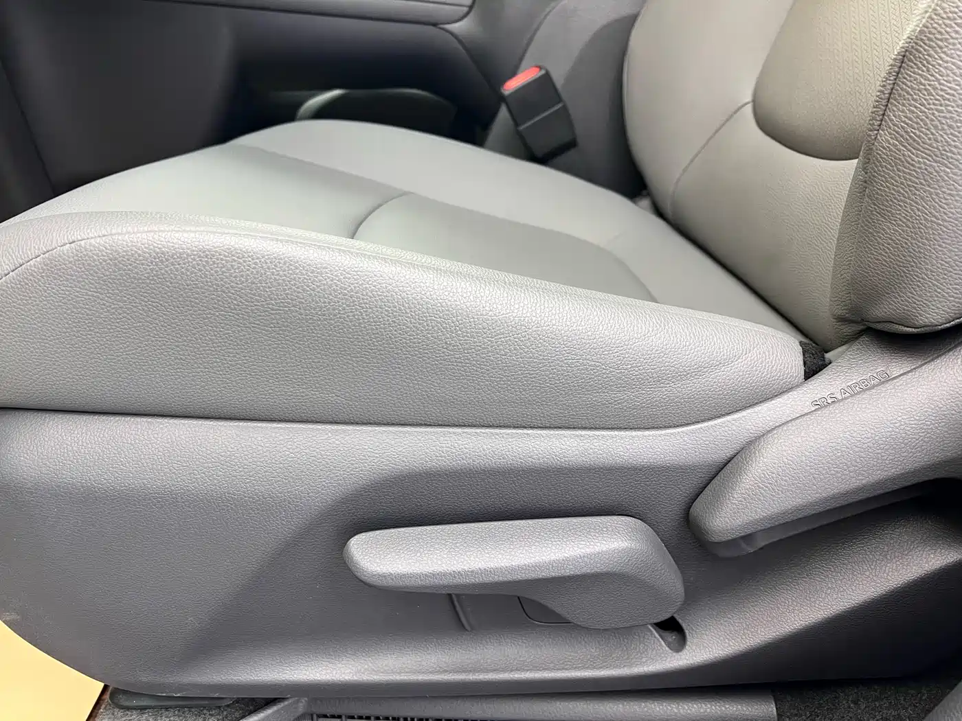 Toyota Granvia 2023 2.5L Hybrid Comfort Edition фото 7