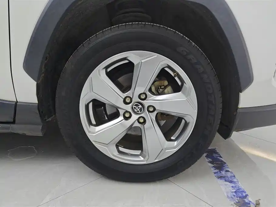 Toyota RAV4 Rongfang 2020 2.0L CVT 2WD Trend Edition фото 6