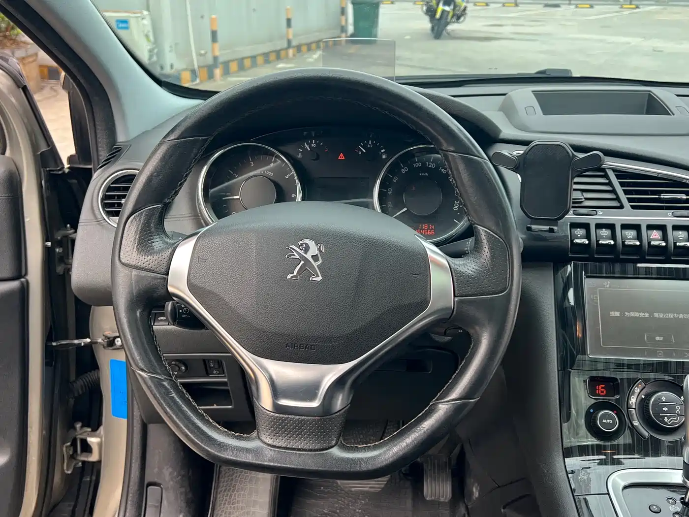 Peugeot 3008 2015 1.6THP Automatic Top Style Edition фото 14
