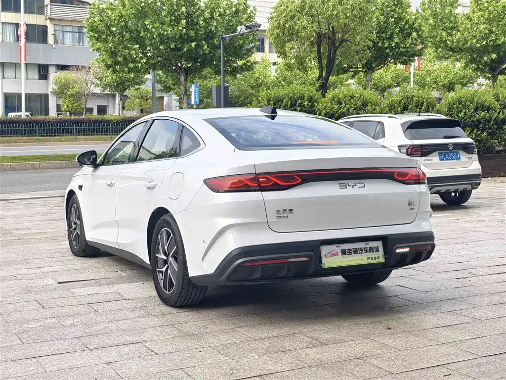 BYD Qin L 2025 DM-i Smart Drive Edition 120KM Surpassing фото 9