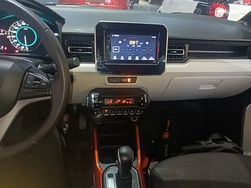 Фото 13 - Suzuki Ignis