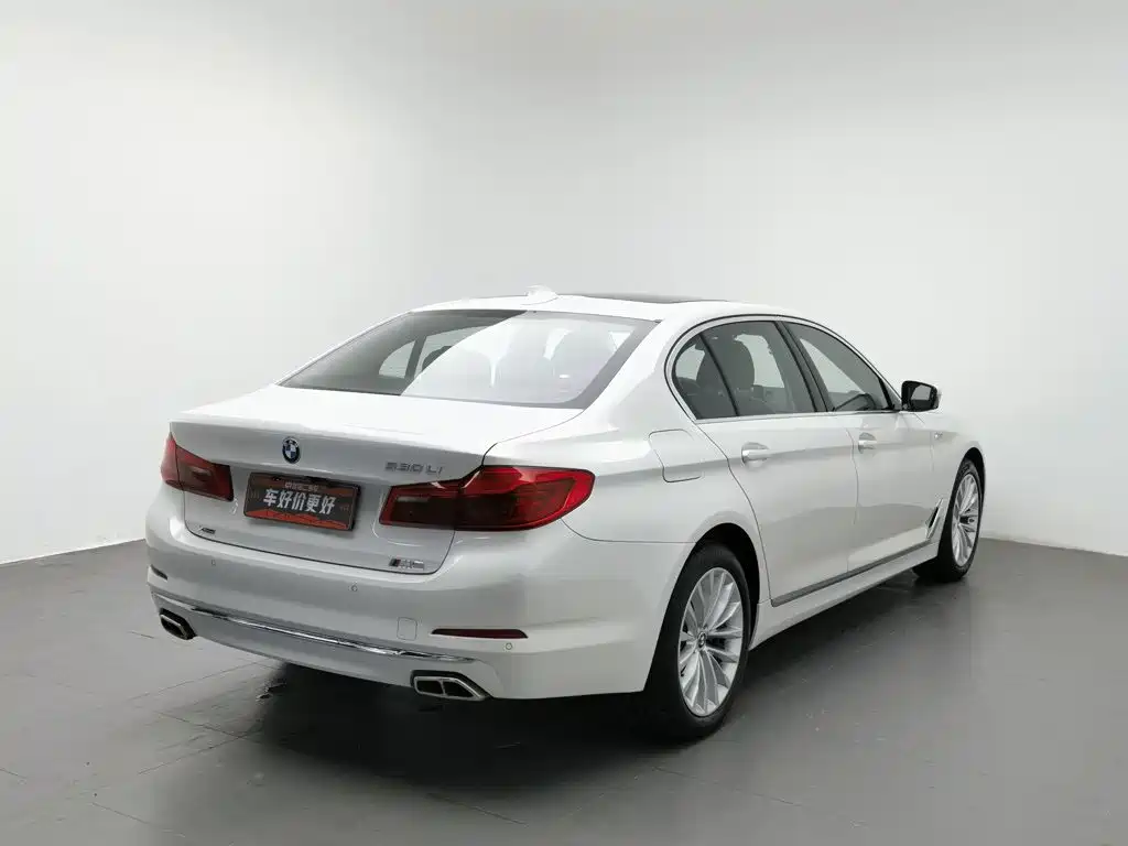 Фото 2 - BMW 5 Series