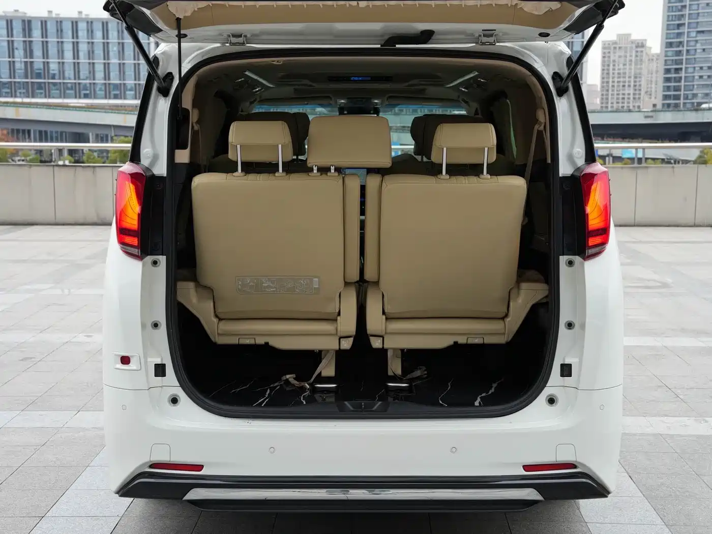 Toyota Alphard 2023 Dual Hybrid 2.5L Ultimate Gold Edition фото 13