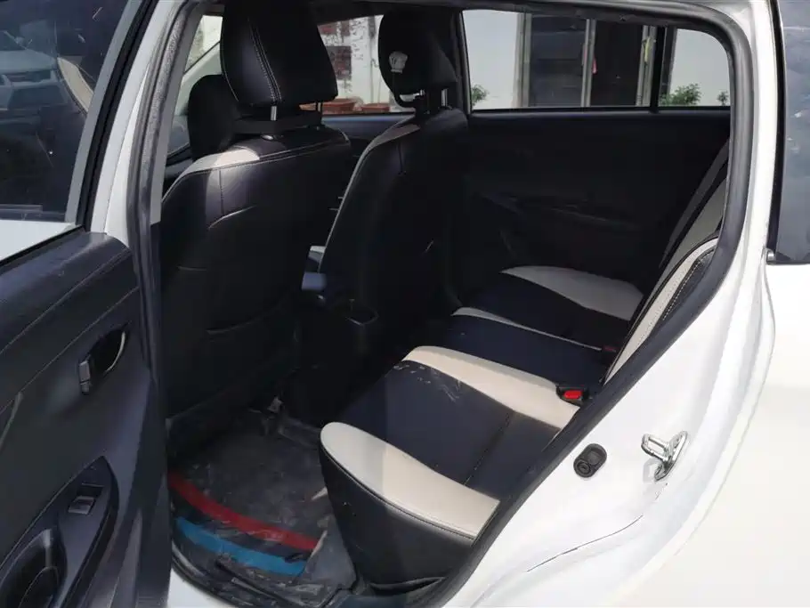 TOYOTA YARIS L ZHIXUAN