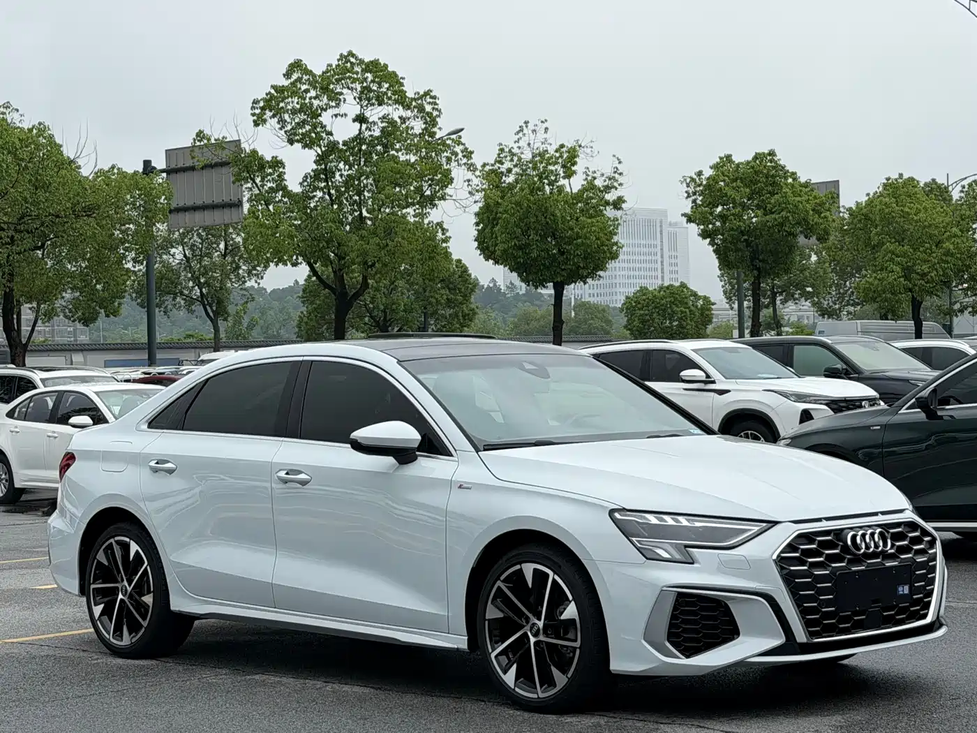 Audi A3 2023 Facelift A3L Limousine 35 TFSI Fashion Sport фото 2