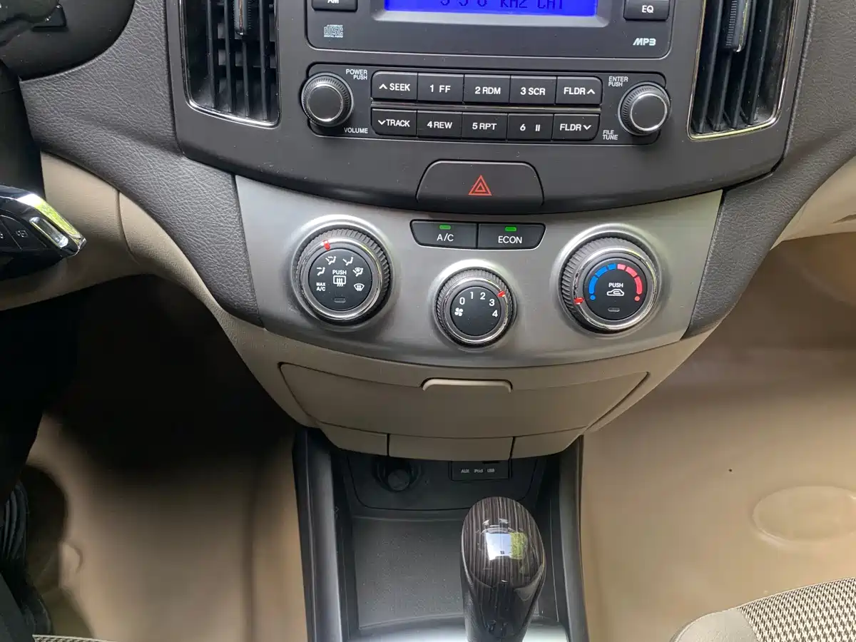 Hyundai Elantra 2011 1.6L Automatic Comfort фото 19