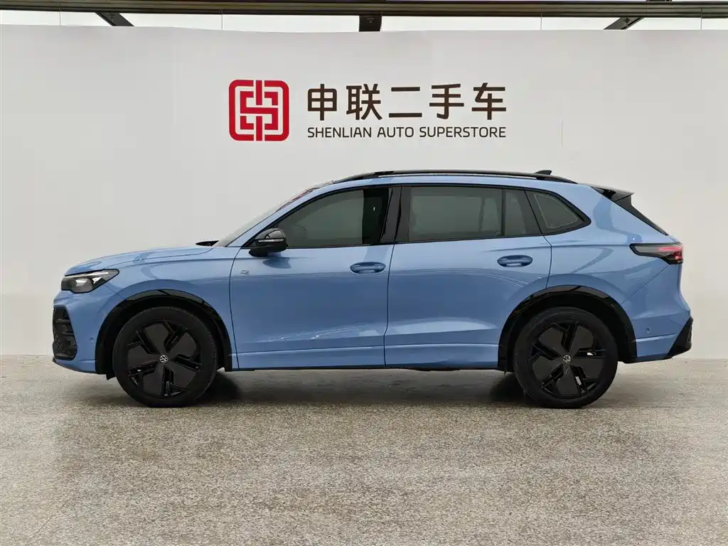 Volkswagen Tiguan L 2024 PRO 380TSI 4WD R-Line Premium Edition фото 3