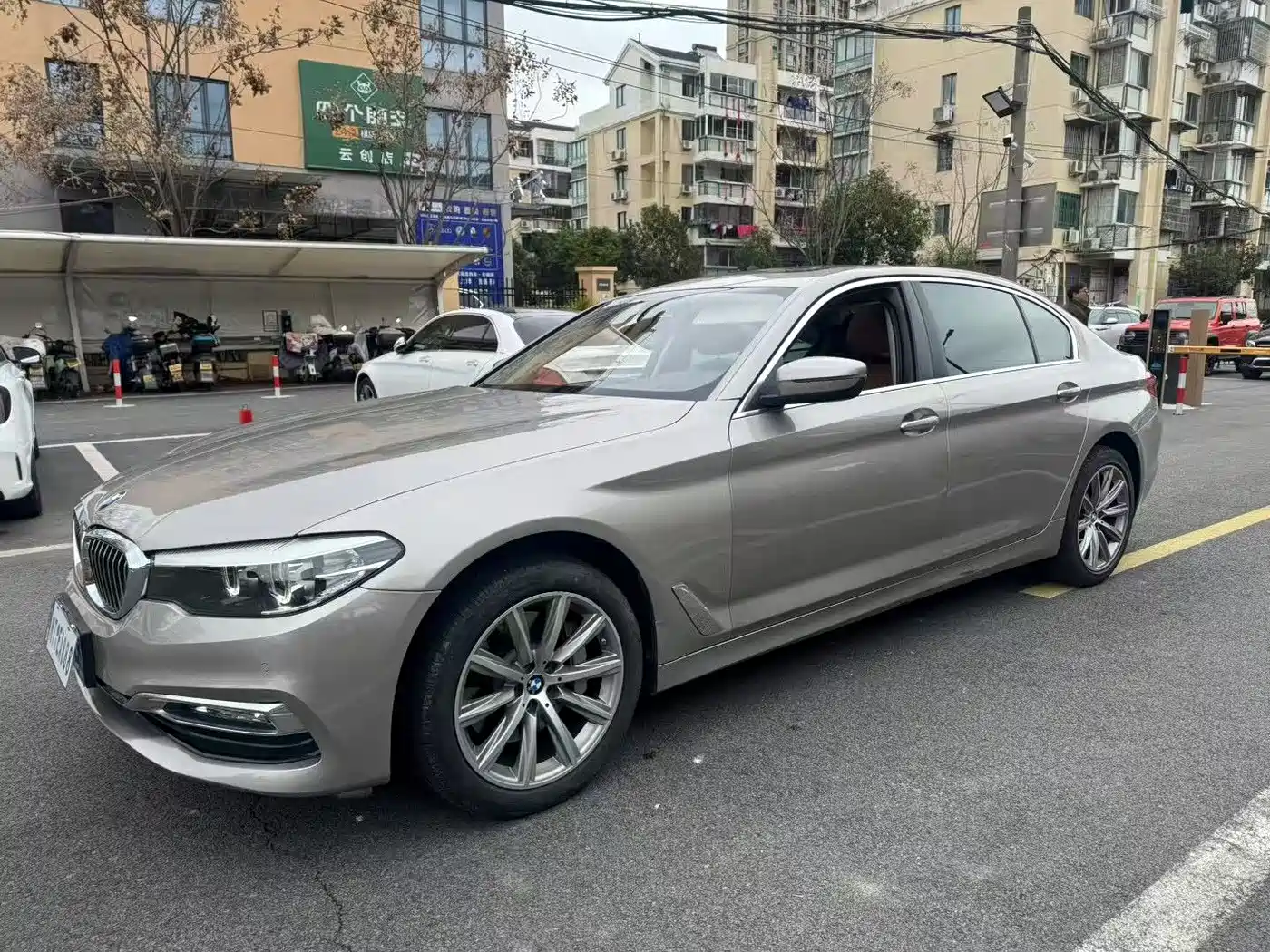 BMW 5 Series 2018 528Li Launch Special Edition фото 3