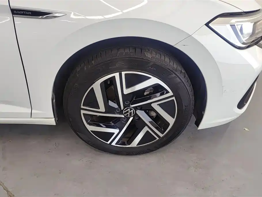 Volkswagen Sagitar 2023 Model Year 200TSI DSG Surpass Edition фото 6