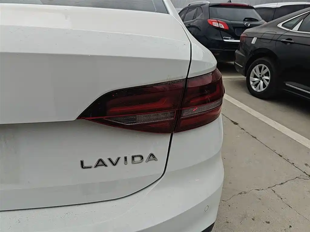Volkswagen Lavida 2024 Model 1.5L Automatic Delight Edition фото 8
