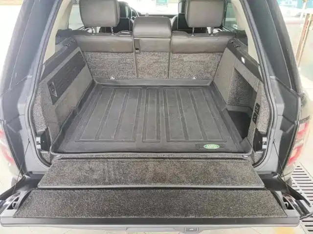 Land Rover Range Rover 2022 3.0 L6 400PS Heritage Extended Classic Edition — фото 5