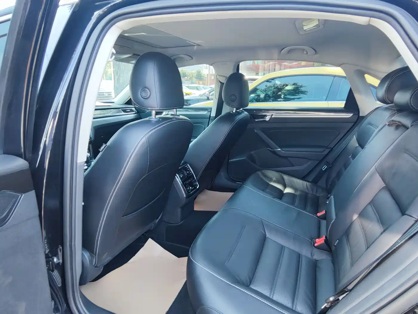 Фото 9 - Volkswagen Passat