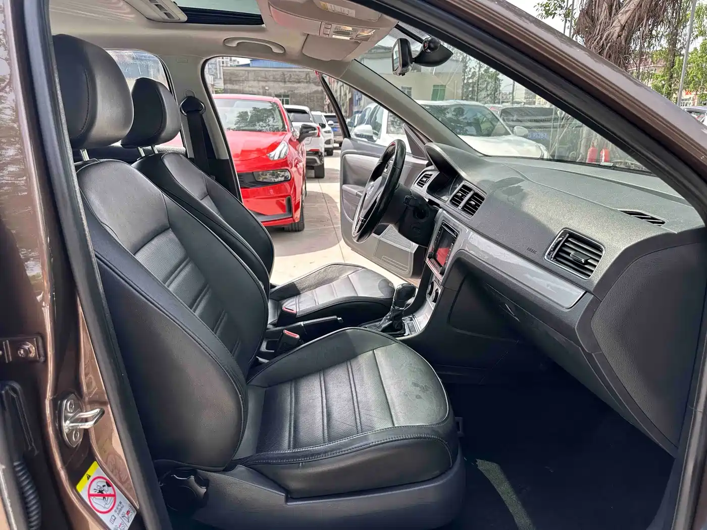 Volkswagen Lavida Tour 2013 1.4TSI Automatic Luxury фото 6