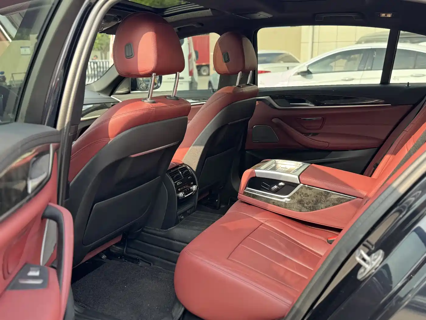 BMW 5 Series 2019 530Li Premium M Sport Package фото 8