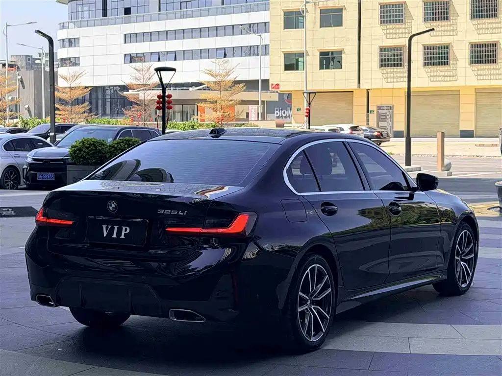 BMW 3 Series 2024 325Li M Sport Package фото 10