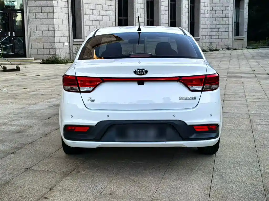 Kia K2 2017 2017 Sedan 1.4L AT GLS