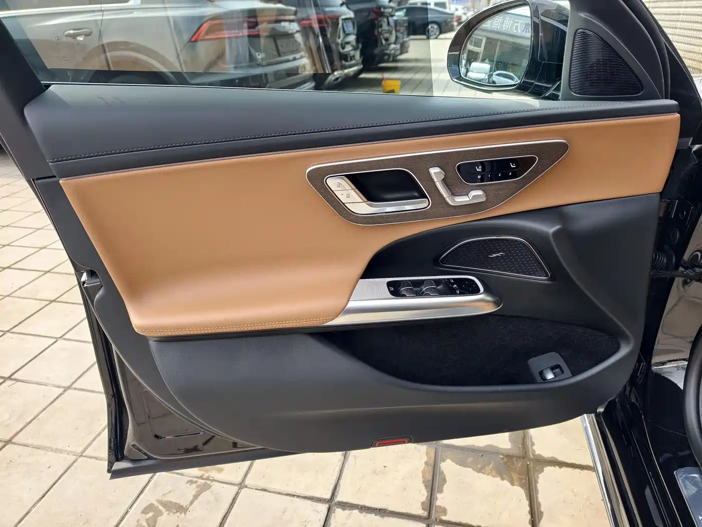 Mercedes-Benz E-Class 2025 E 300 L Fashion фото 4