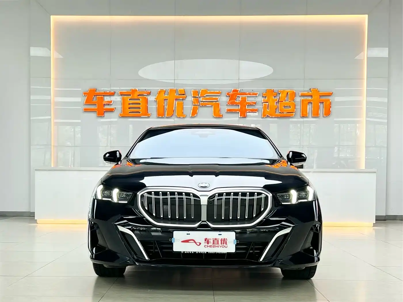 BMW 5 Series 2025 530Li Premium M Sport Package фото 3