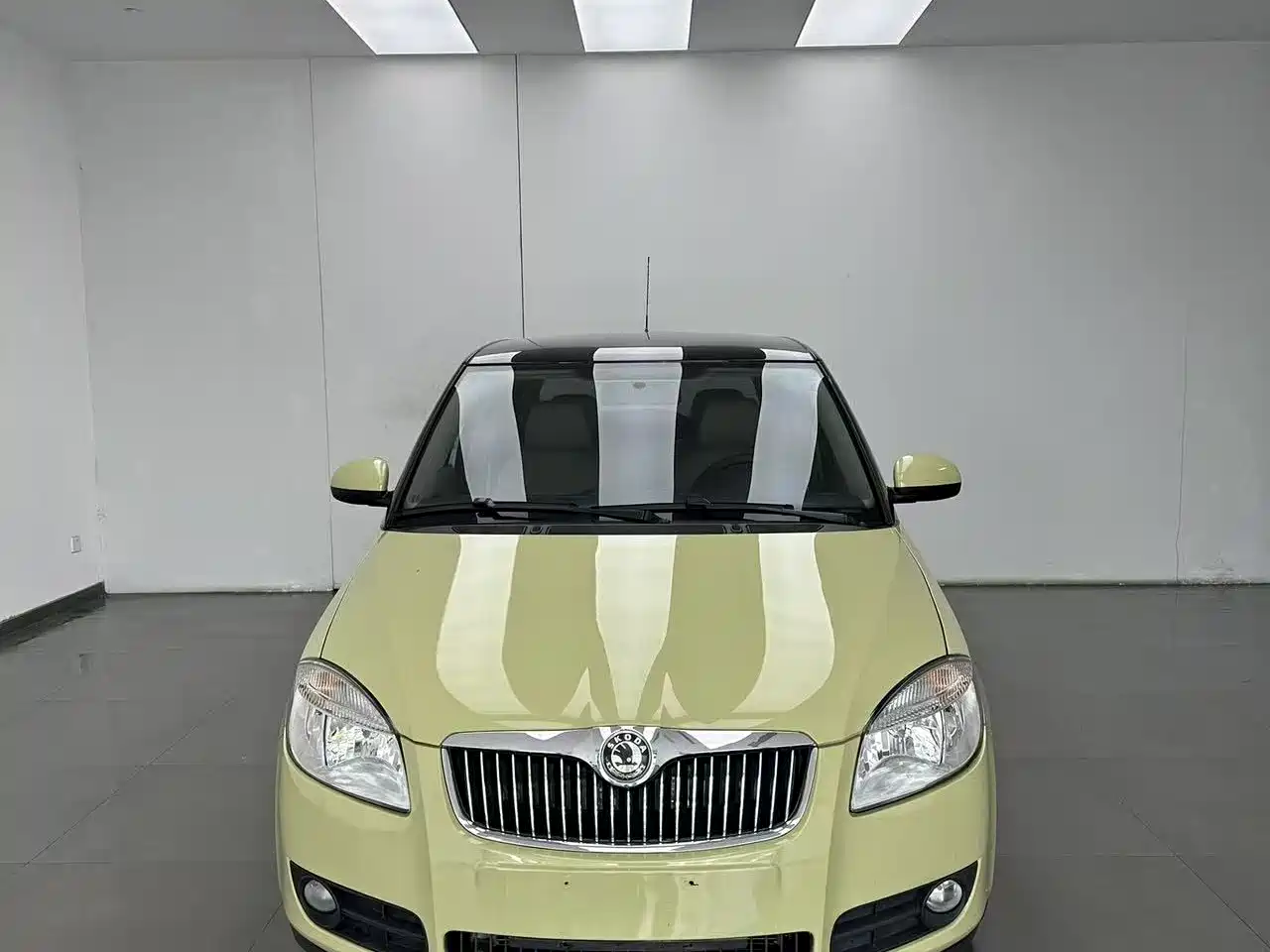 Škoda Fabia 2009 Model 1.6L Automatic JingLing Edition фото 2