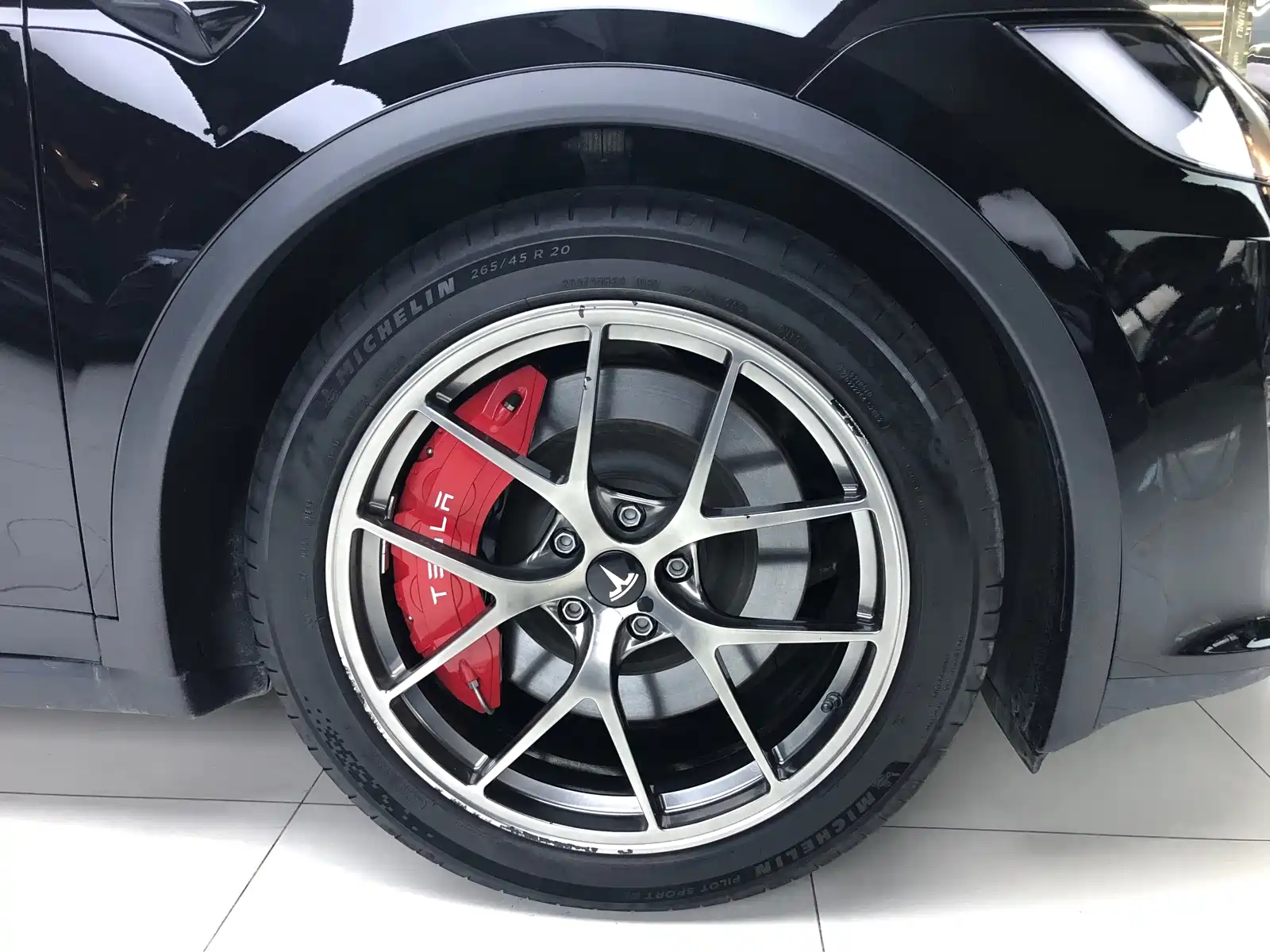 Фото 4 - Tesla Model X