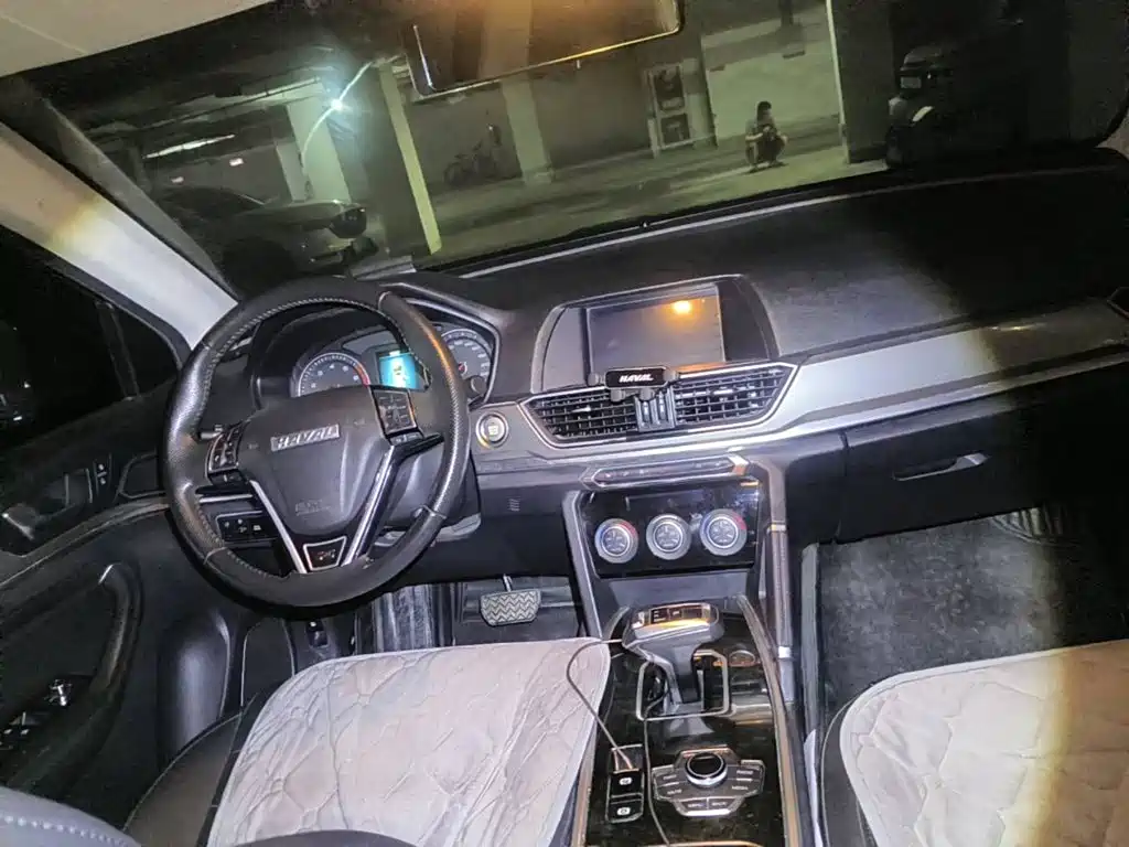 Photo 12 - Haval H6