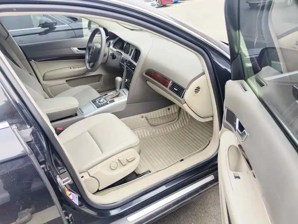 Фото 12 - Audi A6L