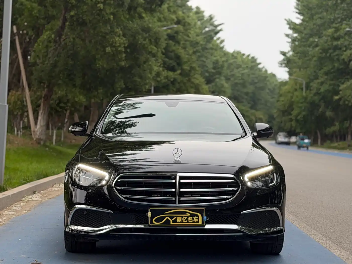 Mercedes-Benz E-Class 2023 E 300 L Fashion фото 2