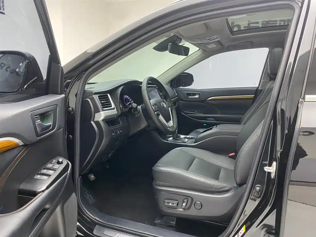 Toyota Highlander 2021 2.0T AWD Luxury 7-Seater фото 18