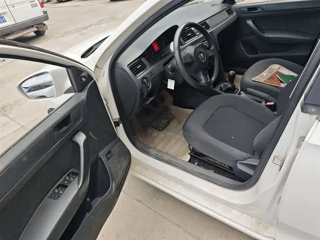 Volkswagen Santana 2015 1.6L Manual Trend Edition фото 14