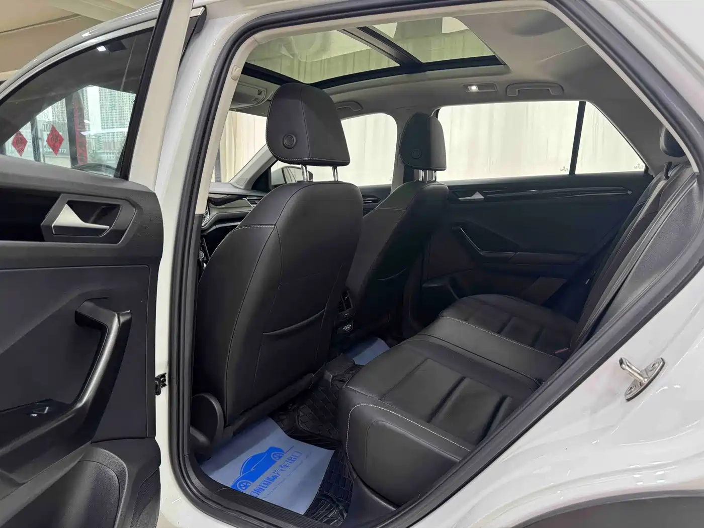 Volkswagen T-ROC 2022 280TSI DSG 2WD Comfort PLUS фото 8